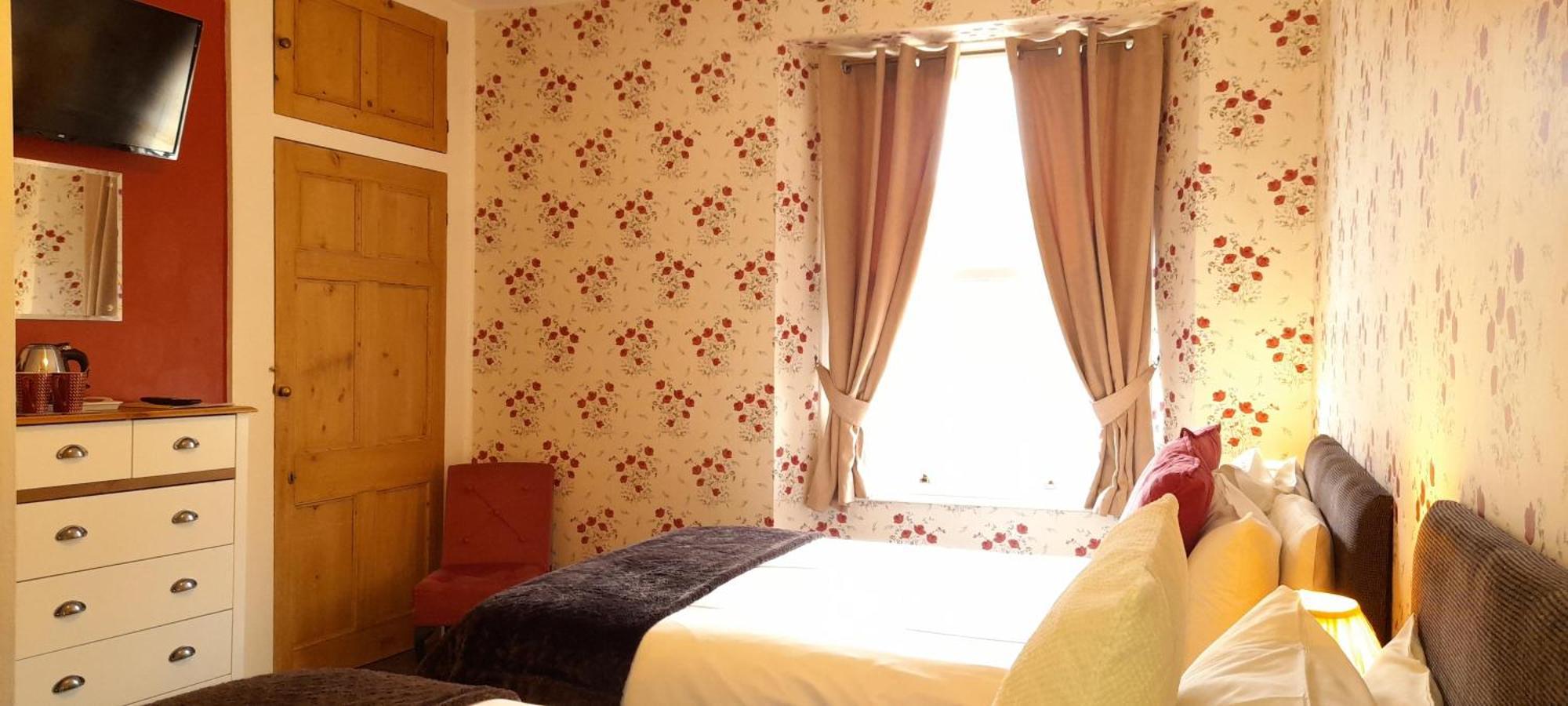 クーム・マーティン Saffron House Bed & Breakfast エクステリア 写真